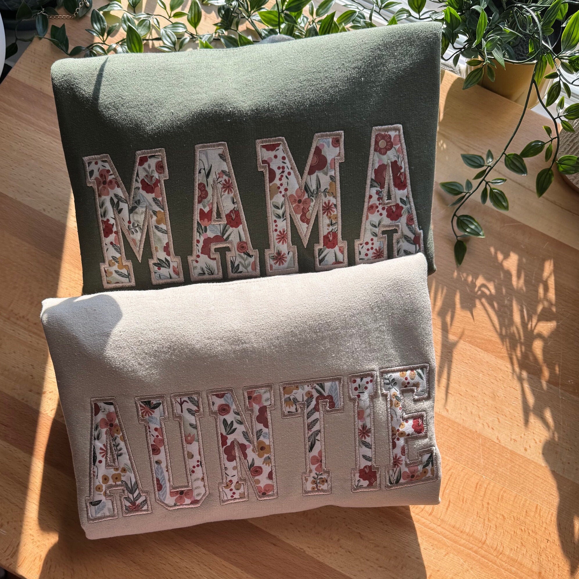 Custom Mama Sweatshirt, Embroidered Sweatshirt, Auntie Sweatshirt, Nana Sweatshirt, Personalized Floral Mama Sweatshirt, New Mom Gift