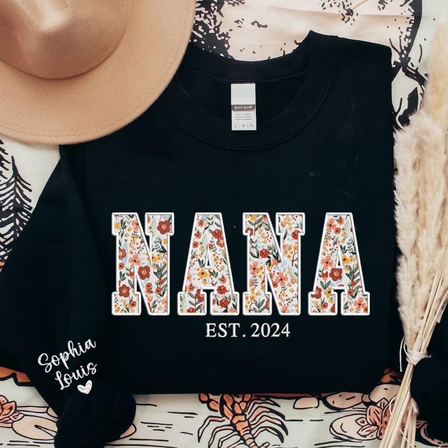 Applique Floral Mama Sweatshirt, Custom Mama Embroidered Sweatshirt, Personalized Mama Crewneck, Gift for Mama Grandma Mothers Day Christmas