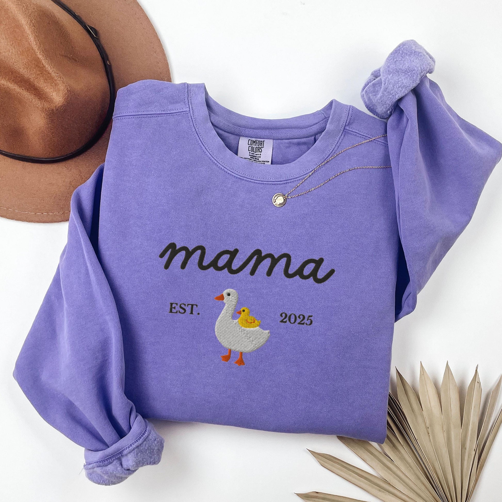 EMBROIDERED Customizable Mama Goose Sweatshirt, Custom New Mom Est Year Sweat Shirt, Baby Pregnancy Reveal Sweater, Duck Mama Crewneck