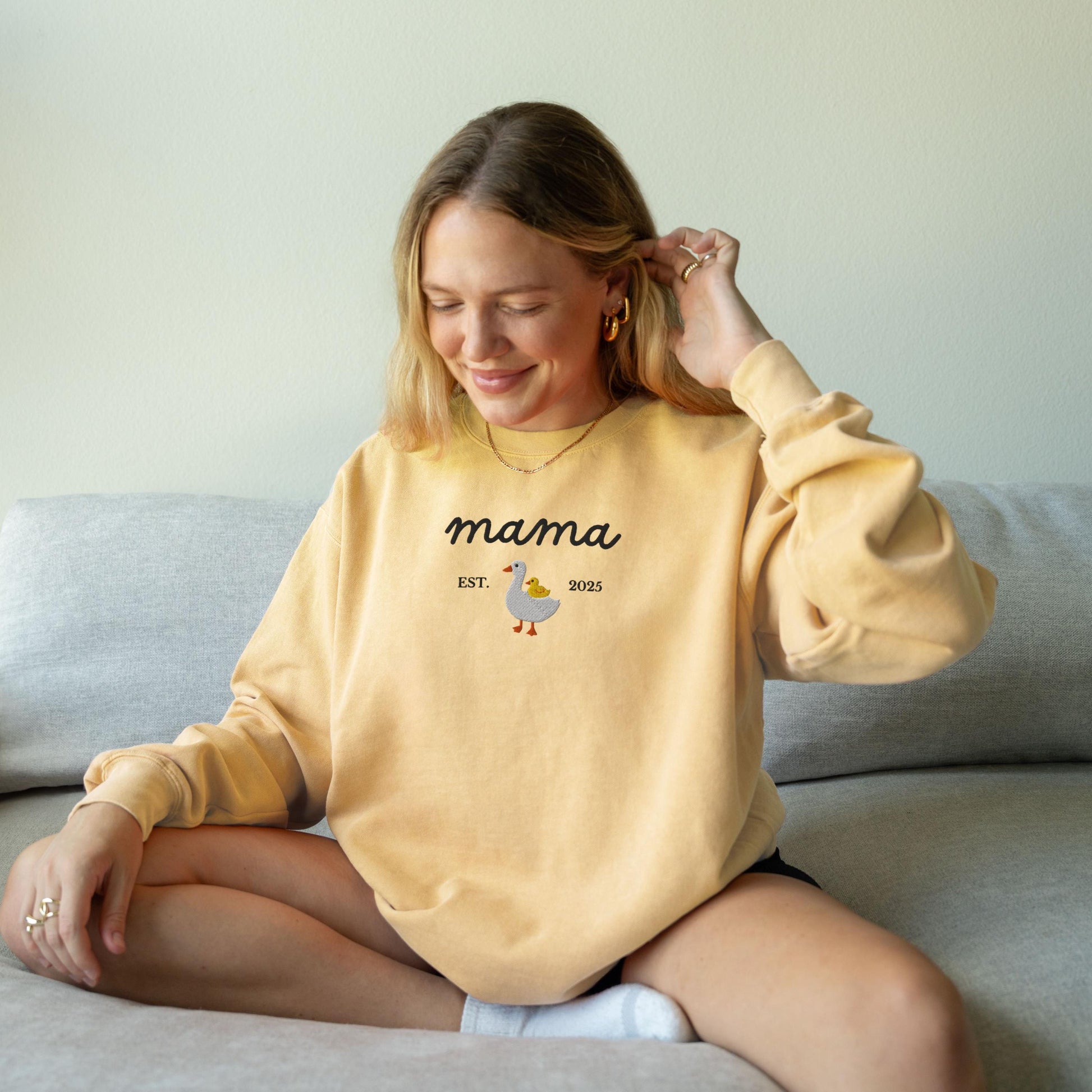 EMBROIDERED Customizable Mama Goose Sweatshirt, Custom New Mom Est Year Sweat Shirt, Baby Pregnancy Reveal Sweater, Duck Mama Crewneck