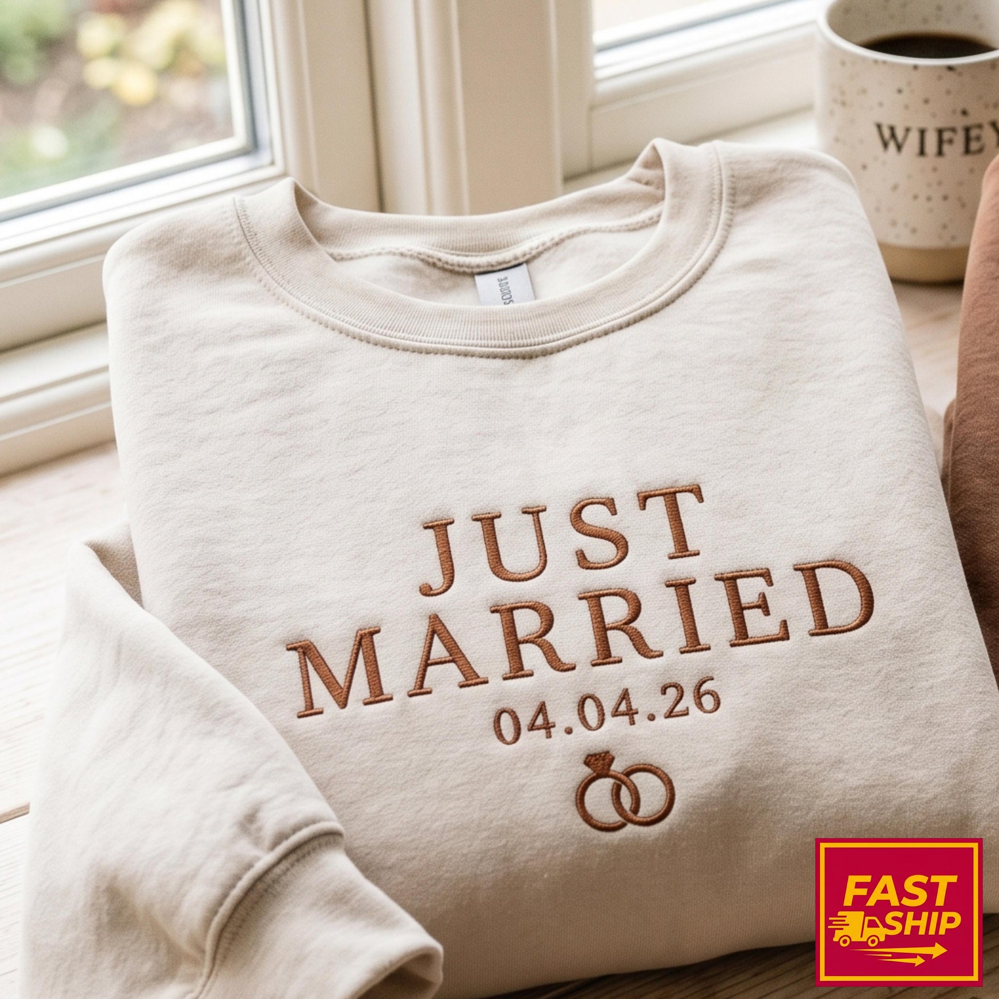 Embroidered Just Married SweatShirts with Date, Personalized Wedding Couple Gift, Honeymoon Outfit, Newlywed Anniversary Set