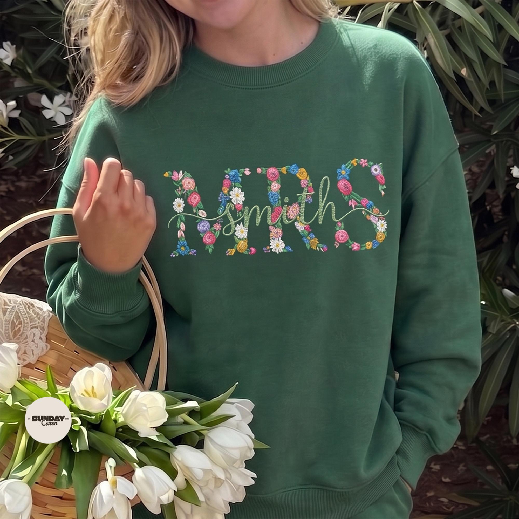 Floral Embroidered Mrs Sweatshirt | Personalized Last Name Crewneck | Newlywed Wedding Gift | Honeymoon Outfit