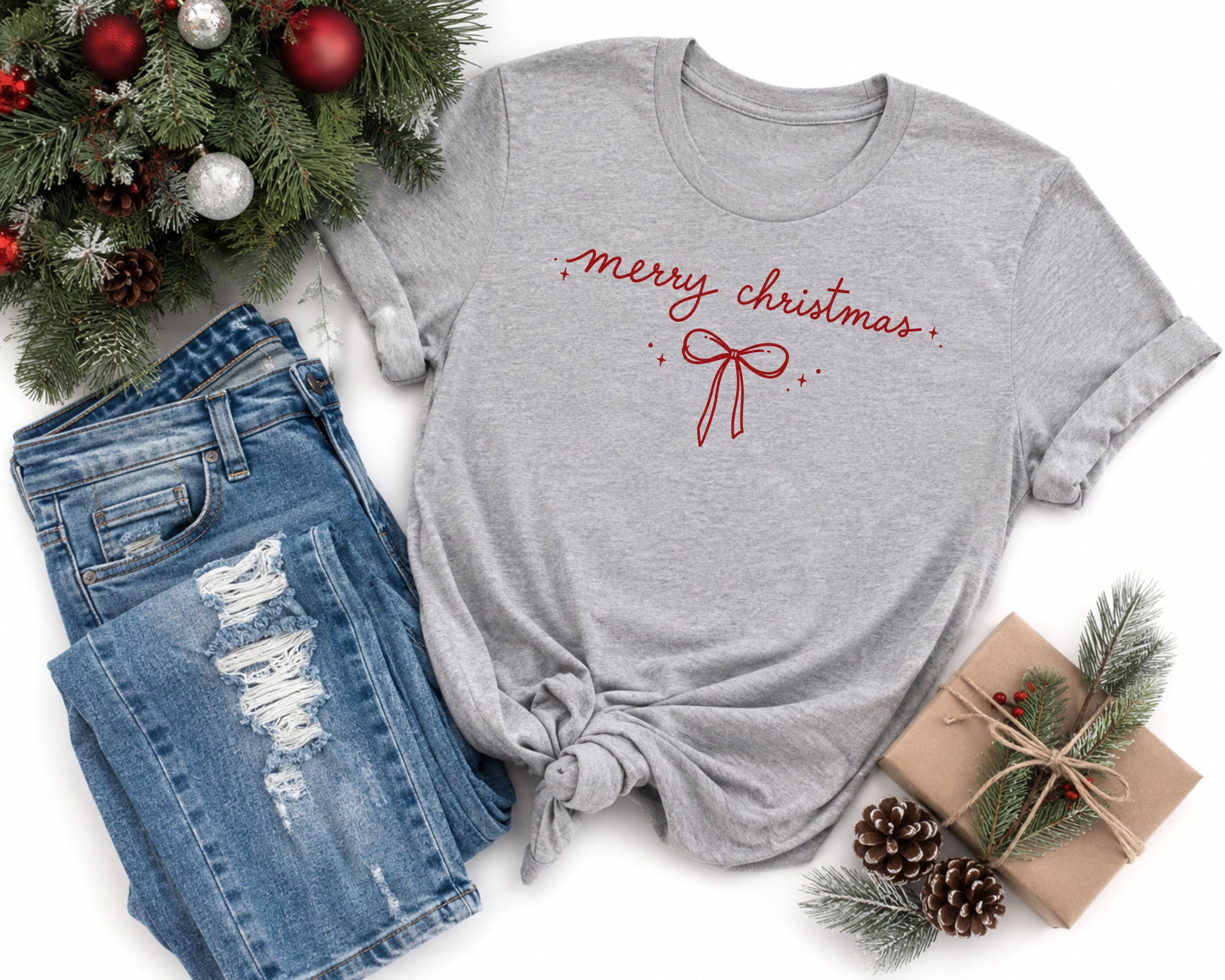 Embroidered Merry Christmas Shirt, Minimal Holiday Tee, Christmas Embroidery T-Shirt, Classic Xmas Graphic Tee, Cozy Winter Christmas Gift