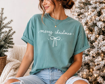 Embroidered Merry Christmas Shirt, Minimal Holiday Tee, Christmas Embroidery T-Shirt, Classic Xmas Graphic Tee, Cozy Winter Christmas Gift